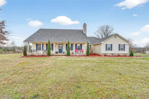 403 N Gray St, Pocola, OK 74902