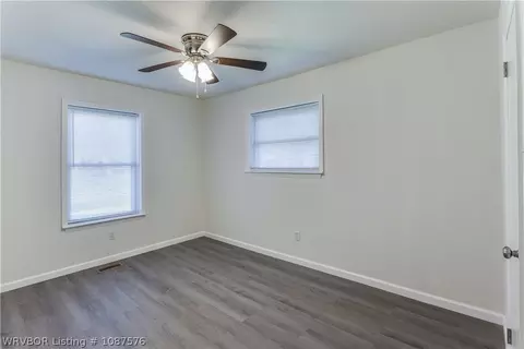 Bedroom - 4608 Victoria Dr, Fort Smith, AR 72904 photo 2 of 3