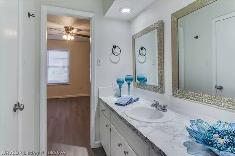 Bath - 4608 Victoria Dr, Fort Smith, AR 72904 photo 3 of 4