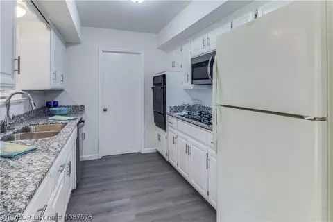 Kitchen - 4608 Victoria Dr, Fort Smith, AR 72904 photo 1 of 2