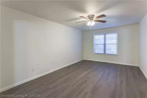 Living - 4608 Victoria Dr, Fort Smith, AR 72904 photo 2 of 6