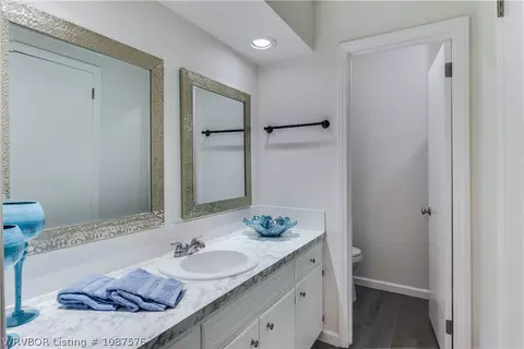 Bath - 4608 Victoria Dr, Fort Smith, AR 72904 photo 2 of 4
