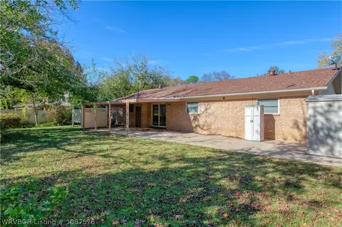 Exterior - 4608 Victoria Dr, Fort Smith, AR 72904 photo 6 of 9