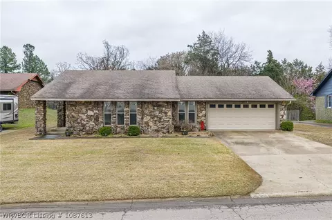 305 Azure Hills Dr, Van Buren, AR 72956