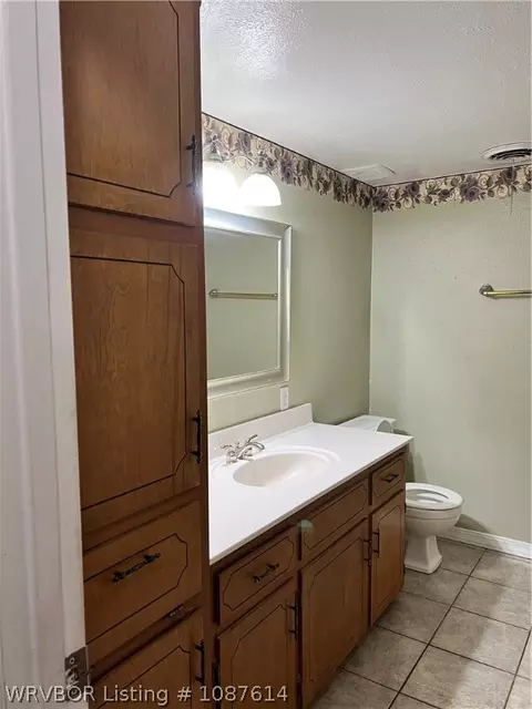 Bath - 118 Hall St, Paris, AR 72855 photo 2 of 3