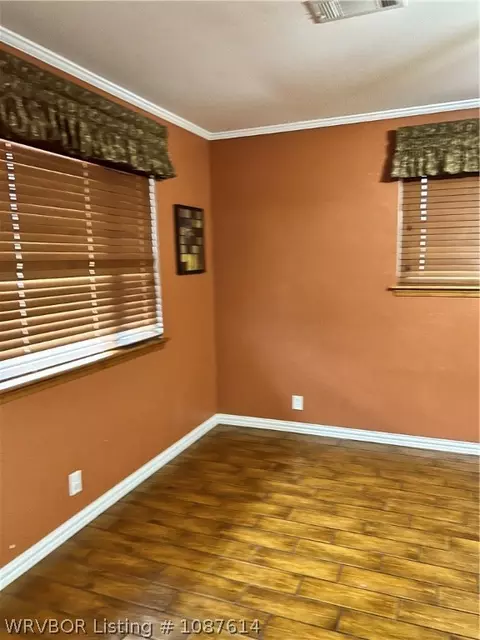 Bedroom - 118 Hall St, Paris, AR 72855 photo 2 of 3