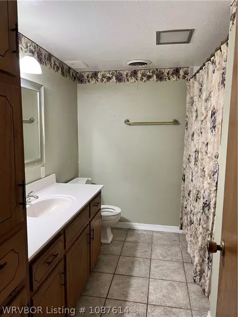 Bath - 118 Hall St, Paris, AR 72855 photo 3 of 3