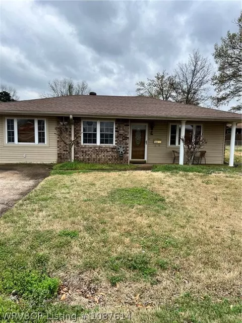 Exterior - 118 Hall St, Paris, AR 72855 photo 2 of 3