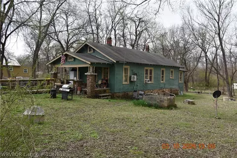 103 N Main St, Marble City, OK 74945