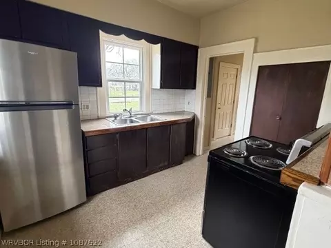 Kitchen - 1806 S S St, Fort Smith, AR 72901 photo 1 of 2
