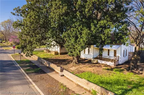 918 S 18th St, Fort Smith, AR 72901