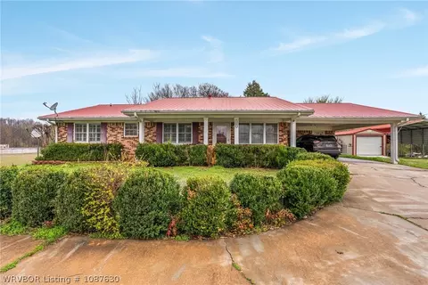 1122 Wire Rd, Ozark, AR 72949