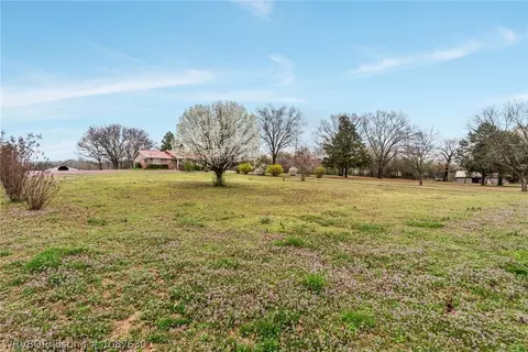 Exterior - 1122 Wire Rd, Ozark, AR 72949 photo 8 of 15