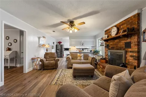 Living - 1122 Wire Rd, Ozark, AR 72949 photo 5 of 6
