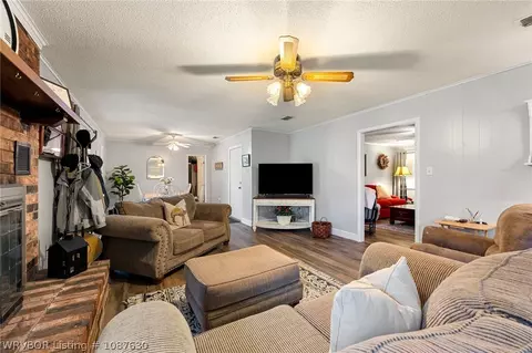 Living - 1122 Wire Rd, Ozark, AR 72949 photo 4 of 6