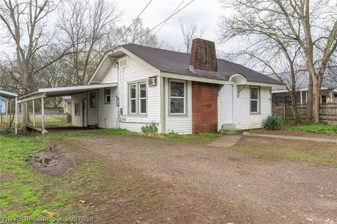 Exterior - 706 E Short Mountain St, Paris, AR 72855 photo 5 of 6