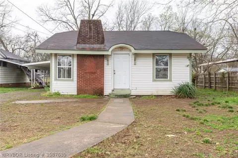 706 E Short Mountain St, Paris, AR 72855