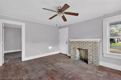 Living - 706 E Short Mountain St, Paris, AR 72855 photo 4 of 4