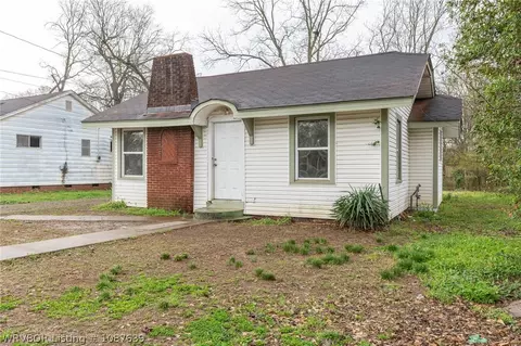Exterior - 706 E Short Mountain St, Paris, AR 72855 photo 6 of 6