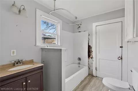 Bath - 706 E Short Mountain St, Paris, AR 72855 photo 1 of 1
