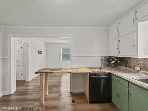 Kitchen - 424 35th St, Fort Smith, AR 72903 photo 3 of 3