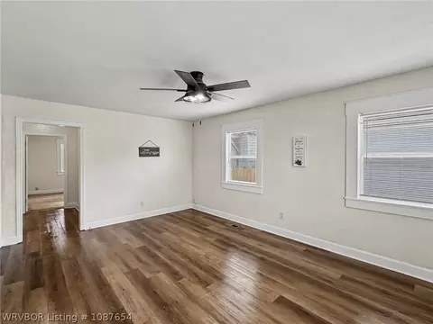 Living - 424 35th St, Fort Smith, AR 72903 photo 3 of 3