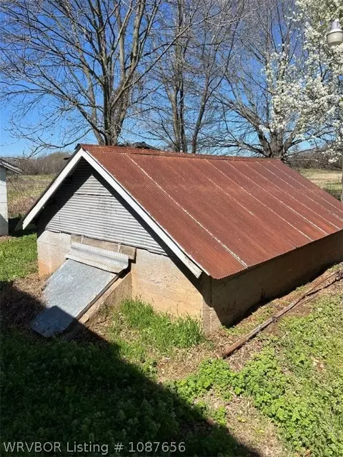 Exterior - 522 Wire Rd, Ozark, AR 72949 photo 4 of 4