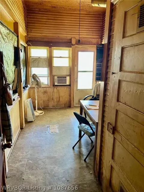 Entry Way - 522 Wire Rd, Ozark, AR 72949 photo 2 of 6