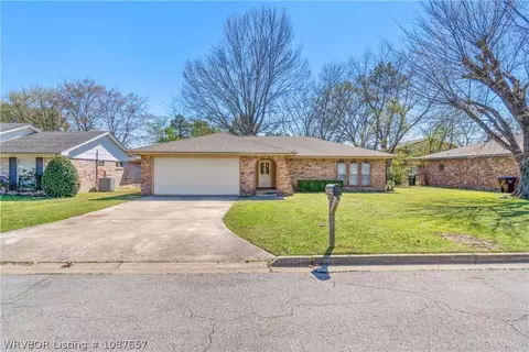8208 Mark Ln, Fort Smith, AR 72903