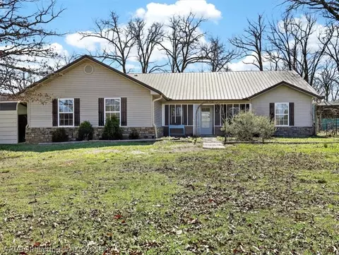 690 Reaves Ave, Pocola, OK 74902