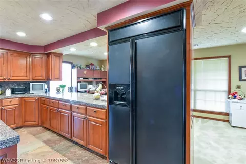 Kitchen - 473202 1127 Rd, Muldrow, OK 74948 photo 4 of 5