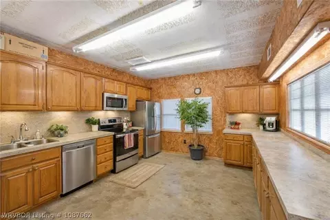 Kitchen - 473202 1127 Rd, Muldrow, OK 74948 photo 5 of 5