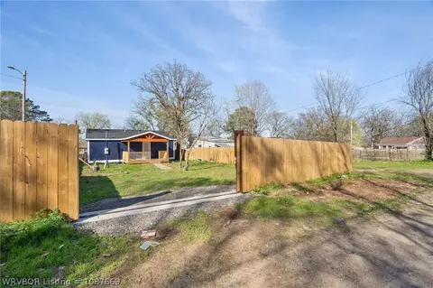 Exterior - 2312 Wirsing Ave, Fort Smith, AR 72904 photo 9 of 9
