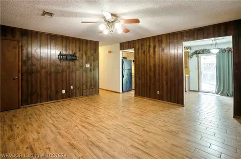 Living - 507 Darlene Dr, Mansfield, AR 72944 photo 3 of 4