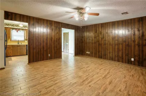 Living - 507 Darlene Dr, Mansfield, AR 72944 photo 4 of 4