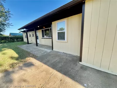 1107 E St, Barling, AR 72923 photo 3