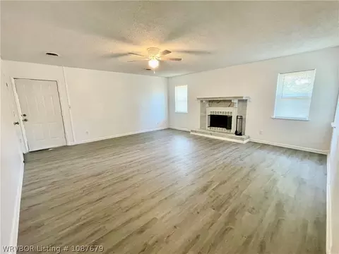 1107 E St, Barling, AR 72923 photo 14
