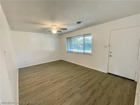 1107 E St, Barling, AR 72923 photo 4