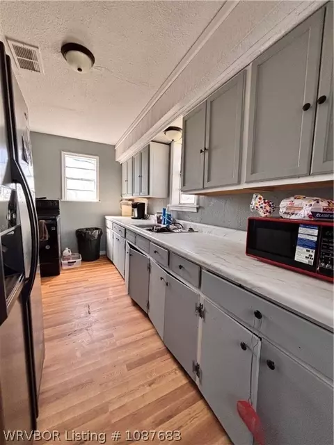 Kitchen - 204 Choctaw St, Hackett, AR 72937 photo 4 of 5