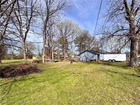 Exterior - 204 Choctaw St, Hackett, AR 72937 photo 12 of 17
