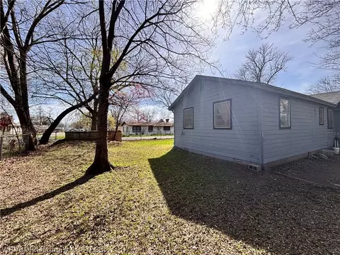 Exterior - 204 Choctaw St, Hackett, AR 72937 photo 11 of 17