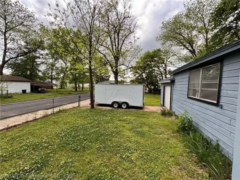 Exterior - 204 Choctaw St, Hackett, AR 72937 photo 15 of 17