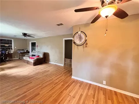 Living - 204 Choctaw St, Hackett, AR 72937 photo 1 of 2