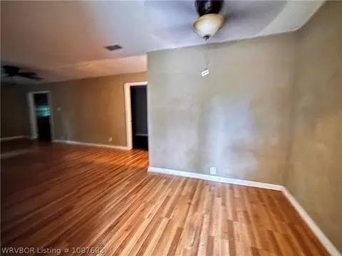 Living - 204 Choctaw St, Hackett, AR 72937 photo 1 of 3