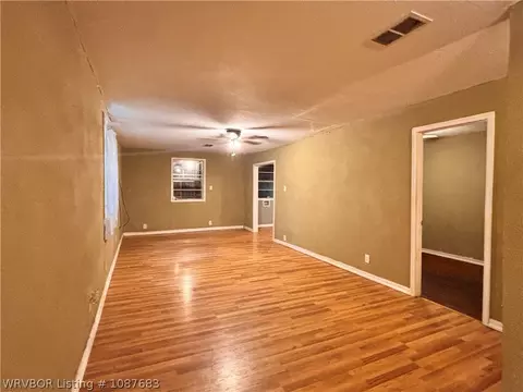 Living - 204 Choctaw St, Hackett, AR 72937 photo 2 of 3