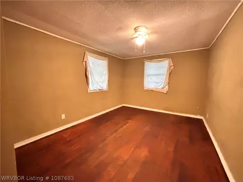 Bedroom - 204 Choctaw St, Hackett, AR 72937 photo 2 of 4