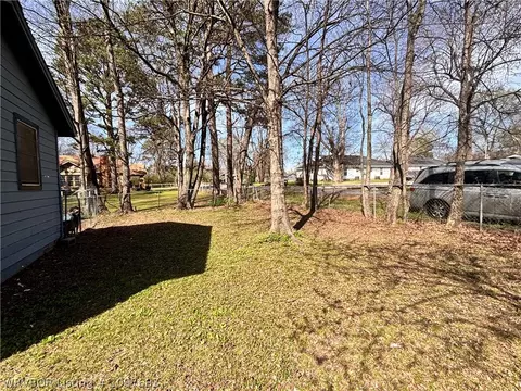 Exterior - 204 Choctaw St, Hackett, AR 72937 photo 7 of 17
