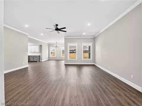 Living - 404 Rock Ct, Lavaca, AR 72941 photo 1 of 4