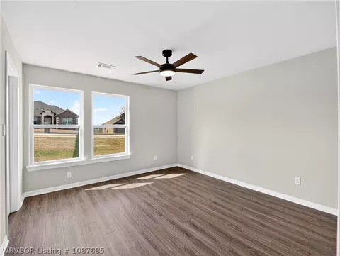 Bedroom - 404 Rock Ct, Lavaca, AR 72941 photo 2 of 3