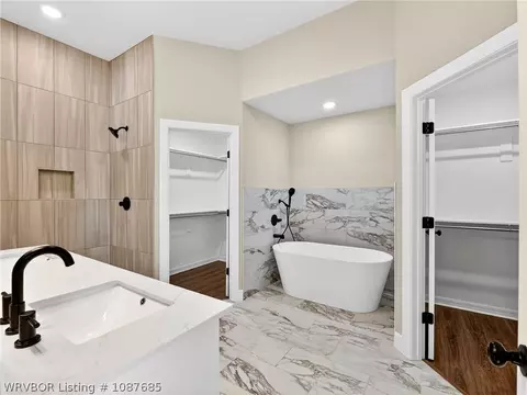 Bath - 404 Rock Ct, Lavaca, AR 72941 photo 1 of 4